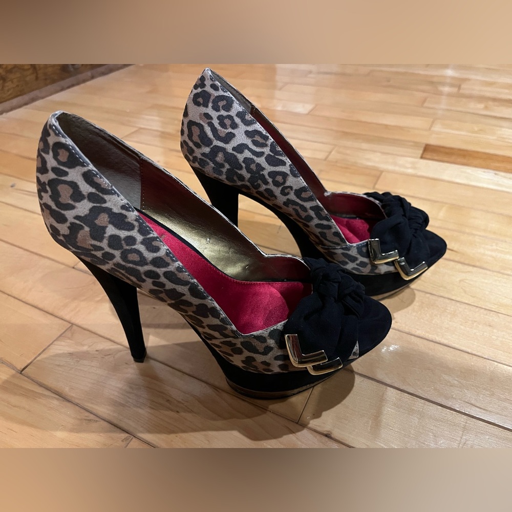 Sexy Sam Edelman Leigh Boudoir platform pumps leopard cheetah animal print